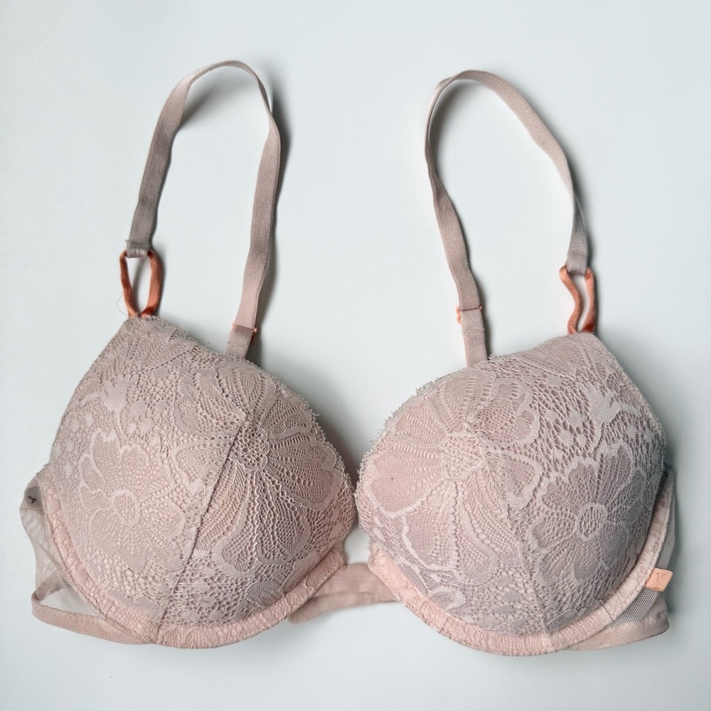 Victoria’s Secret Blush Lace Push-Up Bra 32D Nude Peach Floral Mesh Underwire